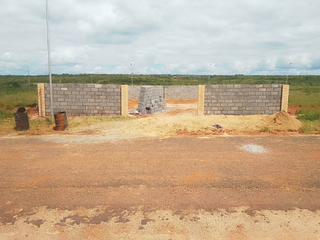 Boundary wall construction